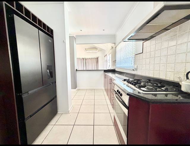 5 BEDROOM HOUSE FOR SALE IN BALLITO CENTRAL
